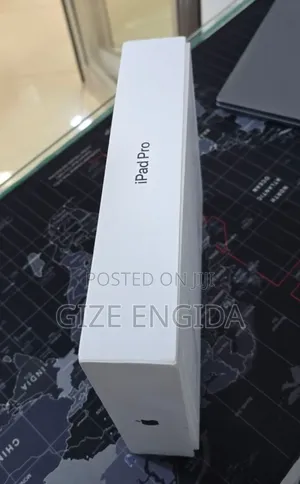 New Apple iPad Pro 13 (2025) 512 GB Silver