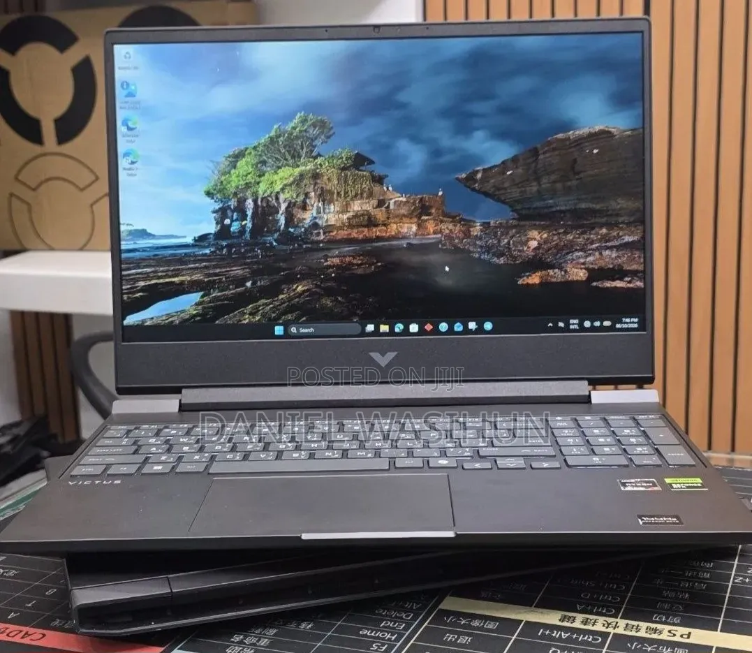 New Laptop HP Victus 15 16GB AMD Ryzen 7 SSD 512GB