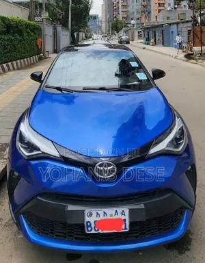 Toyota C-HR 2021 Blue