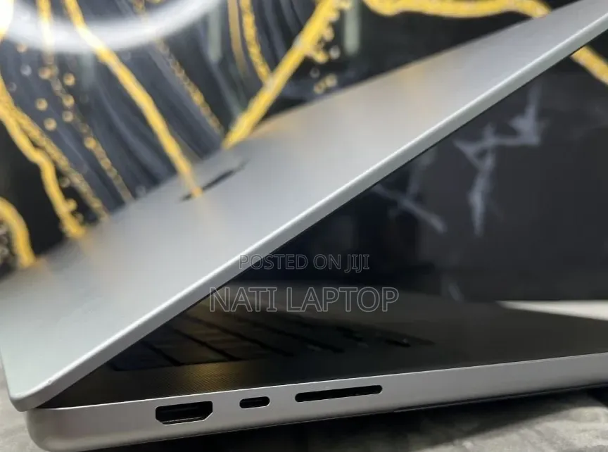 New Laptop Apple MacBook Pro 2021 M1 16GB Apple M1 Pro SSD 512GB