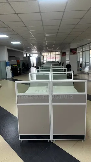 Modern Staff Desk - ዘመናዊ ስታፍ ጠረጼዛ