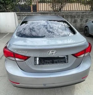 Hyundai Elantra 2014 Silver