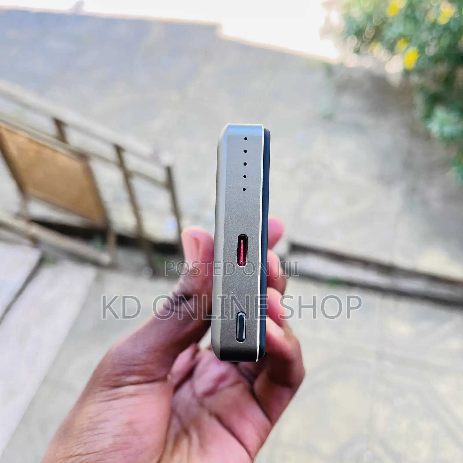 RUGGA’S 10000mAh Magnetic Power Bank