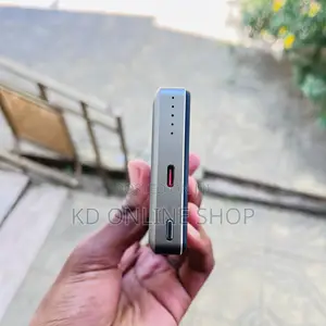 RUGGA’S 10000mAh Magnetic Power Bank