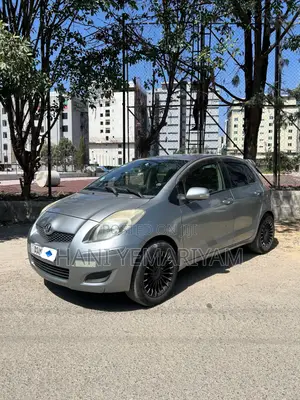 Toyota Yaris 2010 Silver