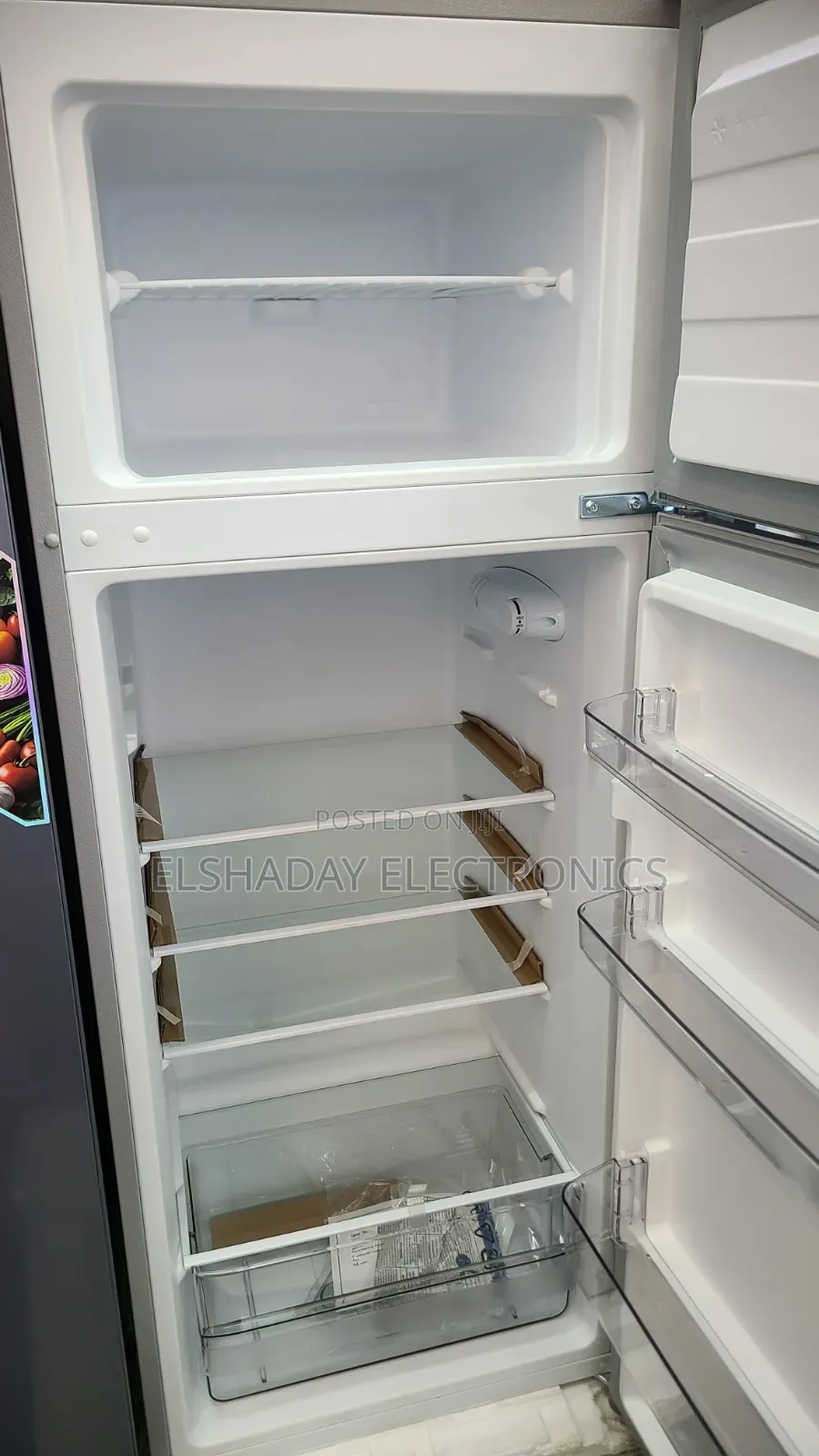 ASTON 220 Liter Refrigerator