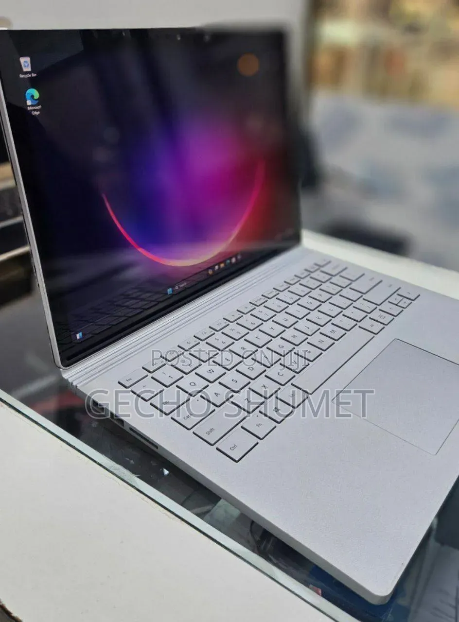 New Laptop Microsoft Surface Book 3 16GB Intel Core i7 SSD 256GB