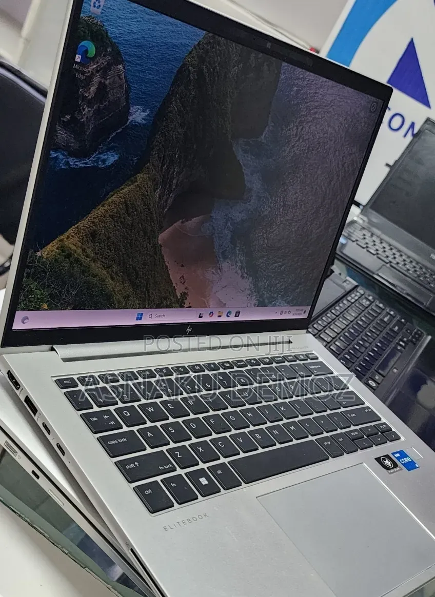 New Laptop HP EliteBook 840 G9 16GB Intel Core i7 SSD 512GB