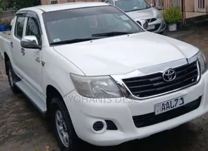 Toyota Hilux 2011 Off white