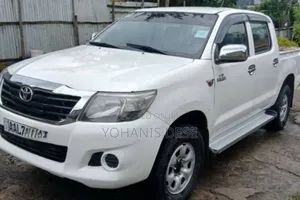 Toyota Hilux 2011 Off white