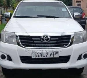 Toyota Hilux 2011 Off white
