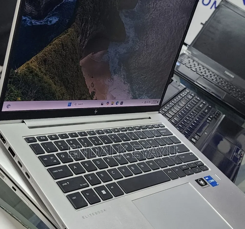 New Laptop HP EliteBook 840 G9 16GB Intel Core i7 SSD 512GB