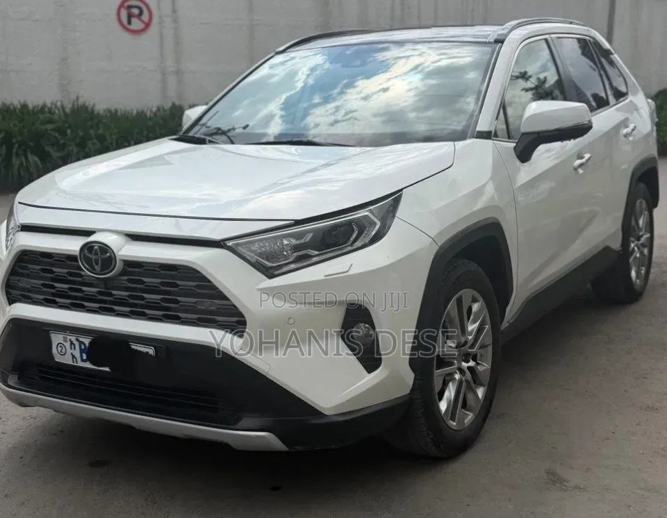 Toyota RAV4 2020 White