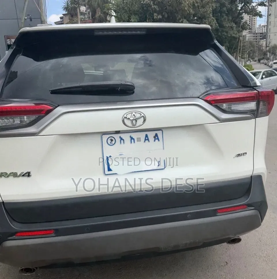 Toyota RAV4 2020 White