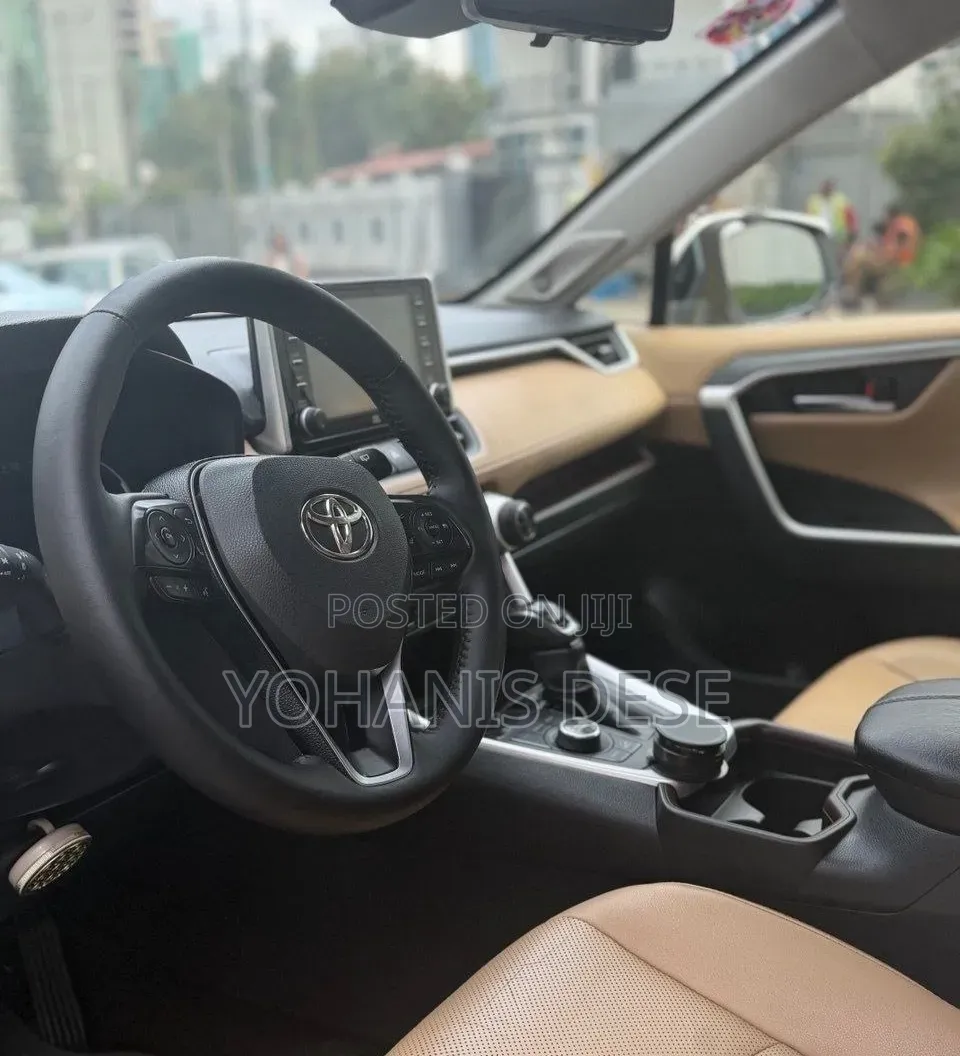 Toyota RAV4 2020 White