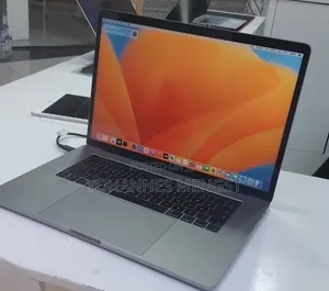New Laptop Apple MacBook Pro 2017 16GB Intel Core i7 SSD 512GB