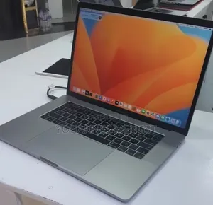 New Laptop Apple MacBook Pro 2017 16GB Intel Core i7 SSD 512GB