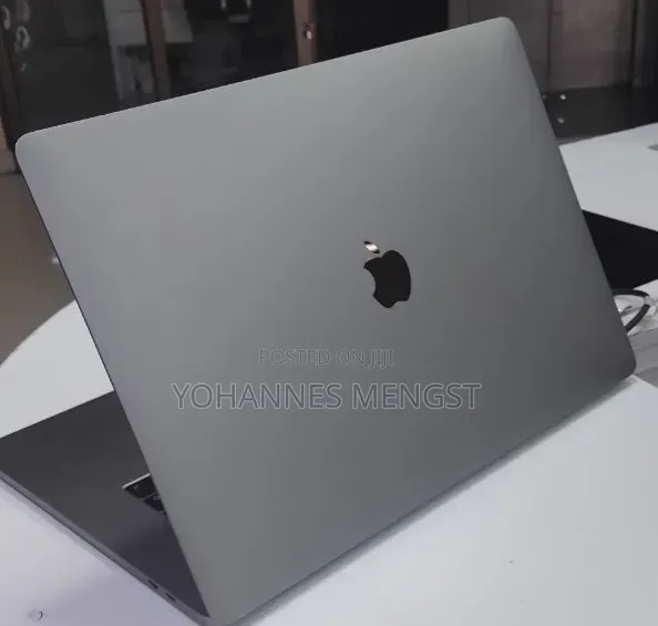 New Laptop Apple MacBook Pro 2017 16GB Intel Core i7 SSD 512GB