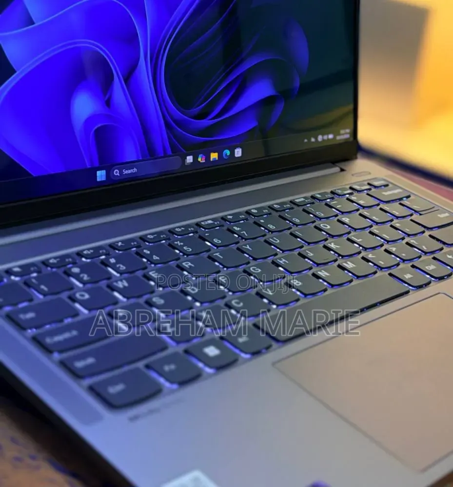 New Lenovo Yoga Pro 9i Aura Edition 32GB Intel Core Ultra 9 SSD 512GB