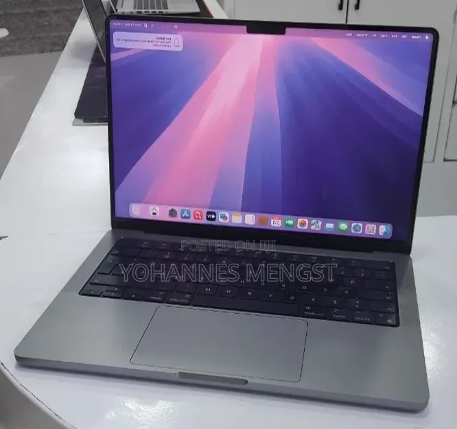 New Laptop Apple MacBook Pro 2021 M1 32GB Apple M1 SSD 512GB