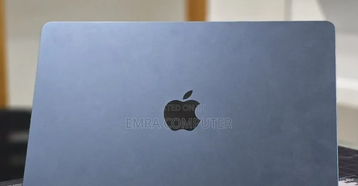 New Laptop Apple MacBook Air 2025 M4 16GB Apple M4 SSD 256GB