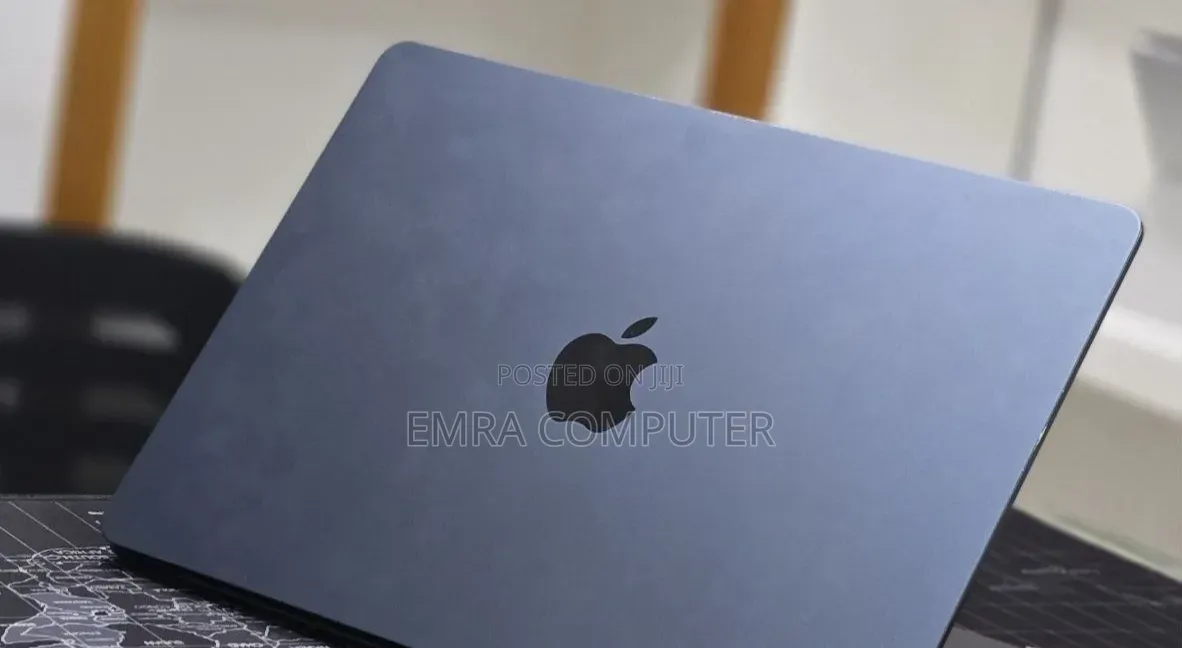 New Laptop Apple MacBook Air 2025 M4 16GB Apple M4 SSD 256GB