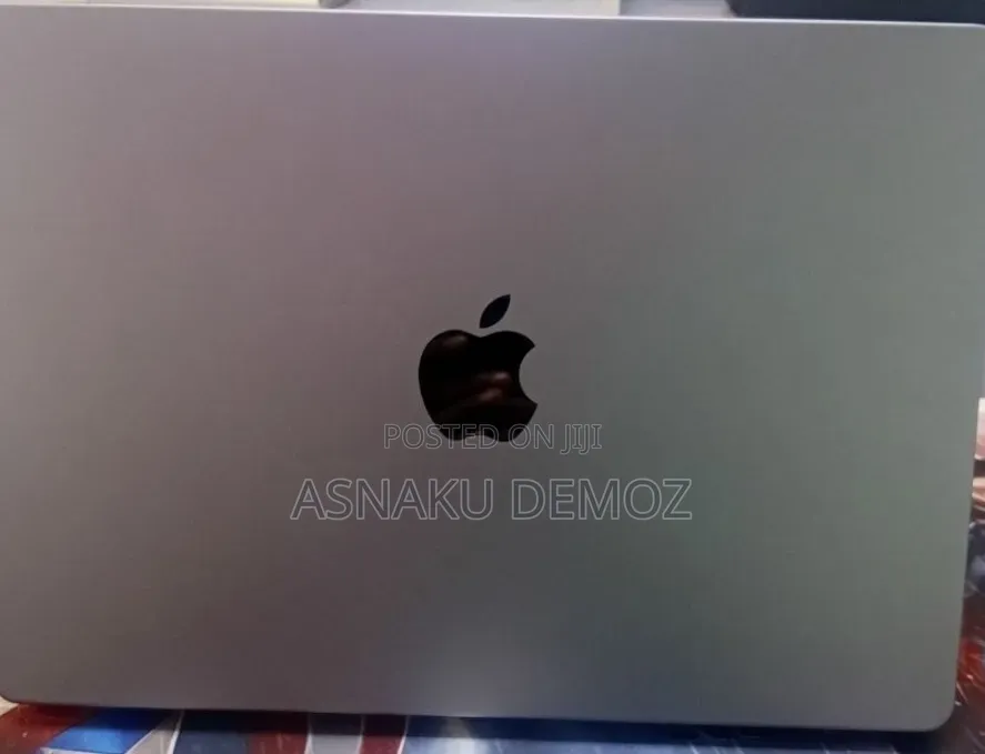 New Laptop Apple MacBook Pro 32GB Apple M1 Pro SSD 512GB
