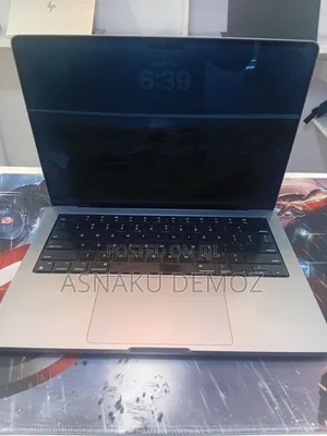 New Laptop Apple MacBook Pro 32GB Apple M1 Pro SSD 512GB