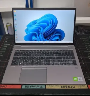 New Laptop HP ZBook Firefly 15 G7 16GB Intel Core i7 SSD 512GB