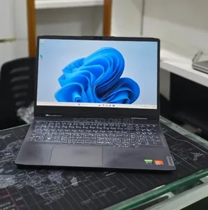 New Laptop Lenovo LOQ 15IRH8 16GB AMD Ryzen 7 SSD 512GB