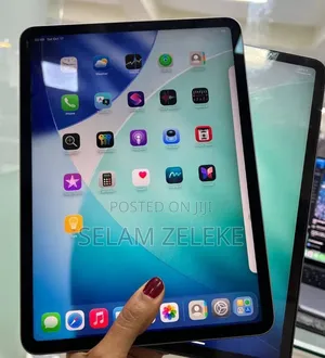 New Apple iPad Pro (2022) 256 GB Gray