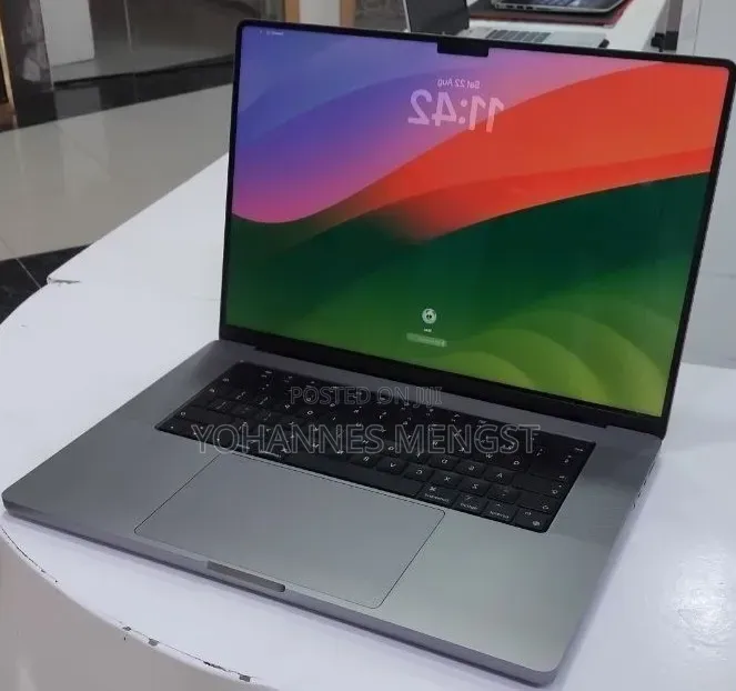 New Laptop Apple MacBook Pro 2021 M1 Max 64GB Apple M1 SSD 1T