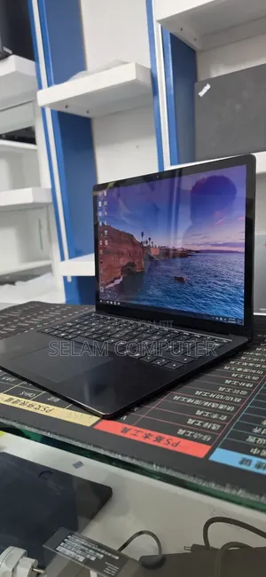 New Laptop Microsoft Surface Book 3 16GB Intel Core i7 SSD 256GB