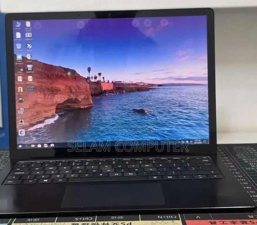 New Laptop Microsoft Surface Book 3 16GB Intel Core i7 SSD 256GB