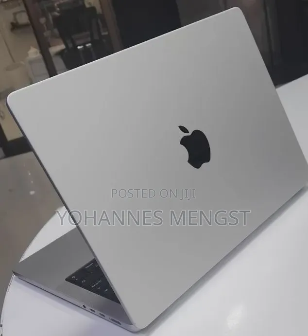 New Laptop Apple MacBook Pro 2024 M4 Pro 16GB Apple M4 SSD 512GB