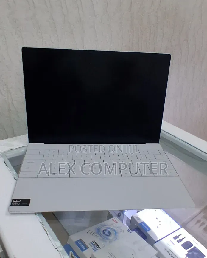 New Laptop Dell XPS 13 32GB Intel Core Ultra 7 SSD 1T