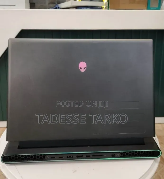 New Laptop Alienware X16 r1 16GB AMD Ryzen 9 SSD 1T