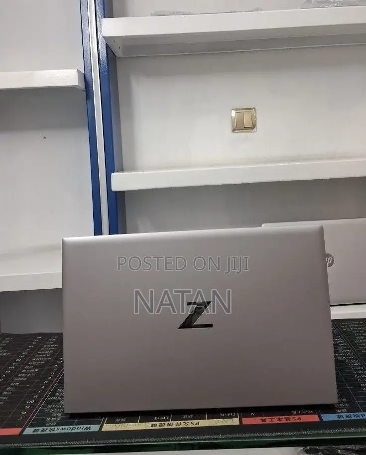 New Laptop HP ZBook Firefly 14 G7 16GB Intel Core i7 SSD 512GB