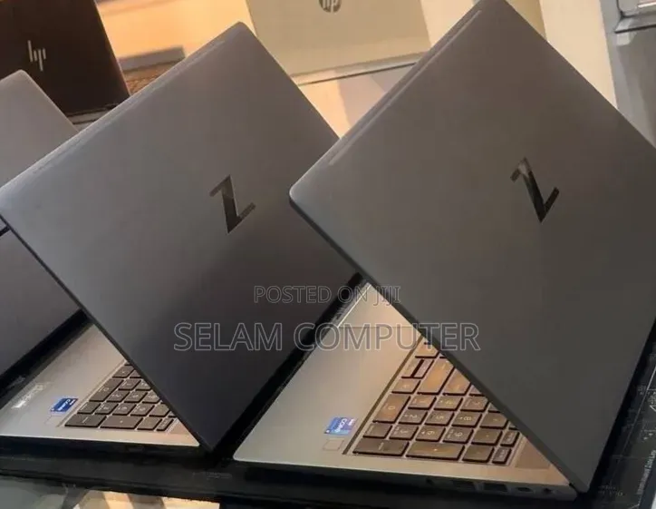 New Laptop HP ZBook Firefly 14 G7 16GB Intel Core i7 SSD 512GB