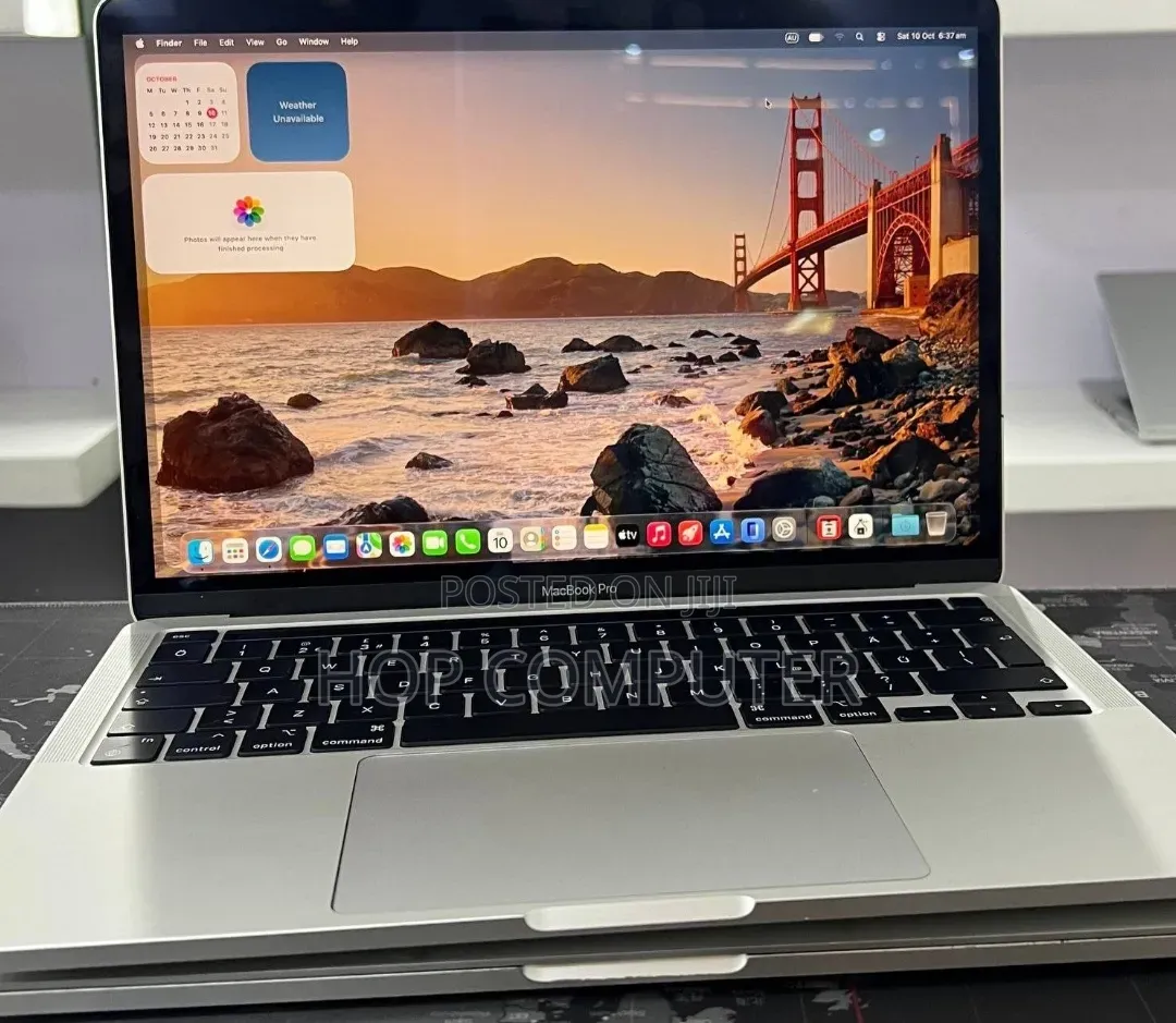New Laptop Apple MacBook Pro 2022 M2 16GB Apple M2 SSD 256GB