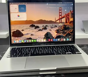 New Laptop Apple MacBook Pro 2022 M2 16GB Apple M2 SSD 256GB