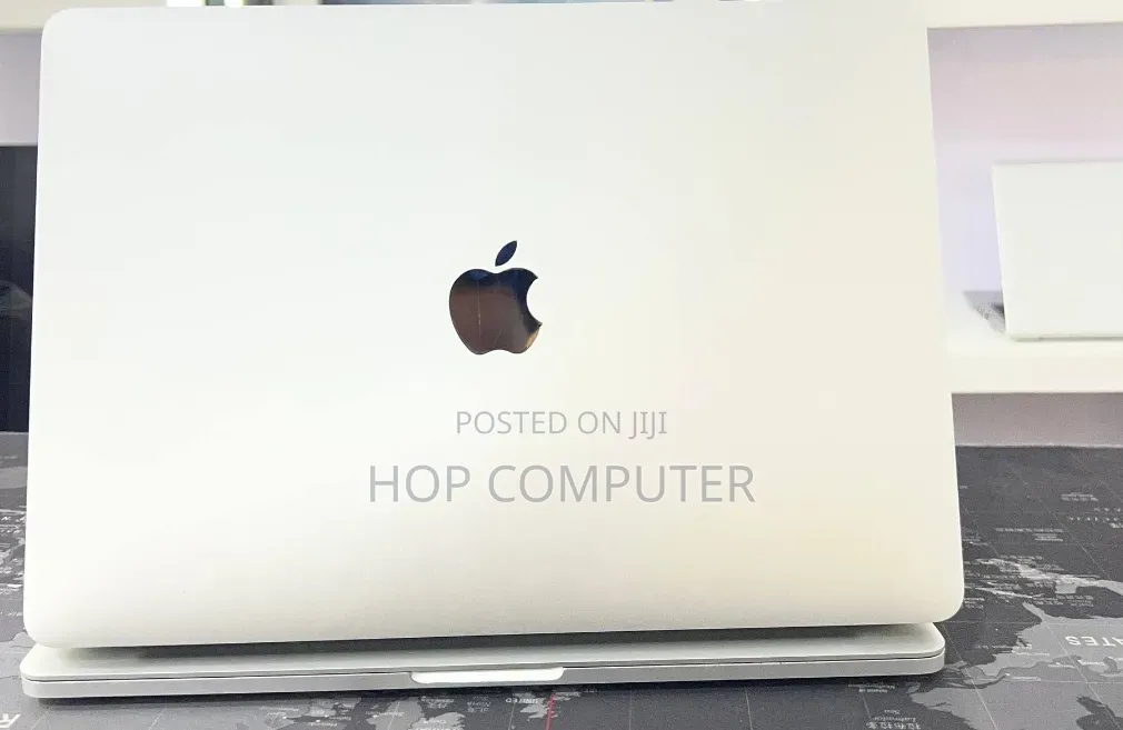 New Laptop Apple MacBook Pro 2022 M2 16GB Apple M2 SSD 256GB