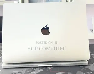 New Laptop Apple MacBook Pro 2022 M2 16GB Apple M2 SSD 256GB