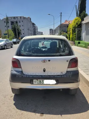 Toyota Vitz 1999 Silver