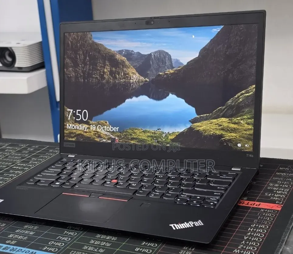 New Laptop Lenovo ThinkPad T14 16GB Intel Core i7 SSD 512GB