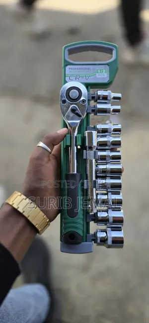 Compact Socket Wrench and Ratchet Set 8mm - 24mm