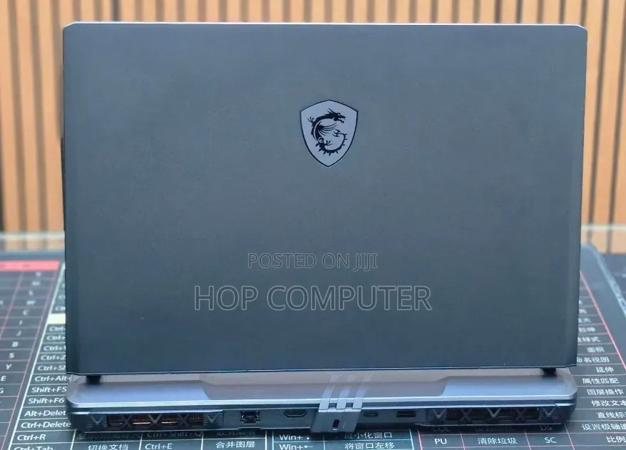New Laptop MSI Vector GP68 HX 13V 32GB Intel Core i9 SSD 1T