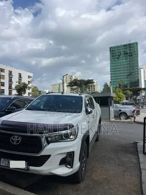 Toyota Hilux 2020 White