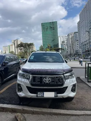 Toyota Hilux 2020 White