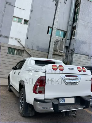 Toyota Hilux 2020 White